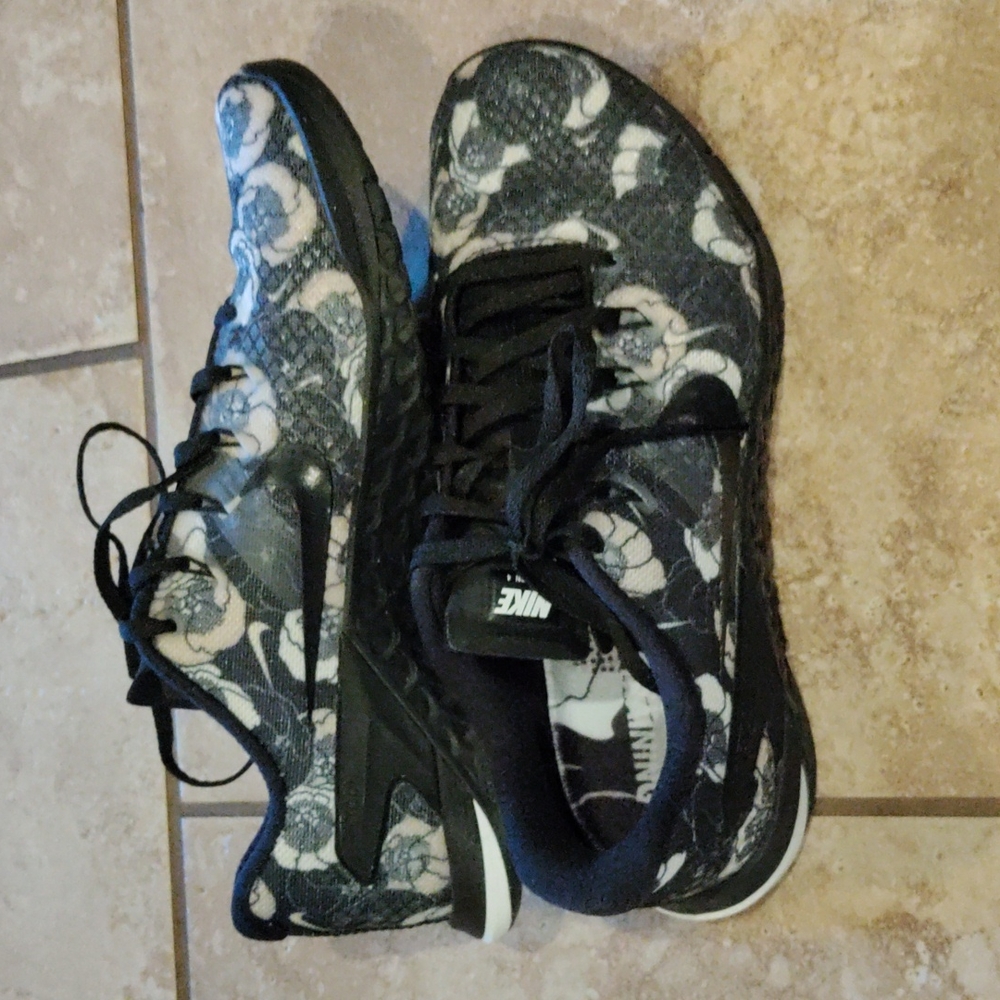 Nike Metcon 4 XD 4XD Premium Black Floral 8